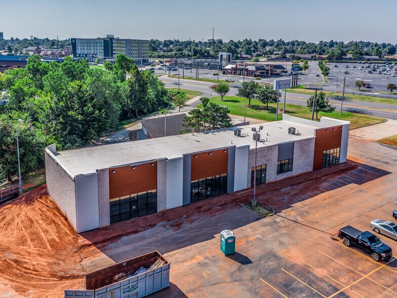 More Photos Of 4235 NW Expressway, Oklahoma City General Retail For Lease