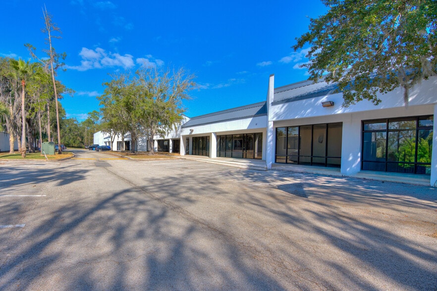 More Photos Of 8535 Baymeadows Rd, Jacksonville Storefront For Lease