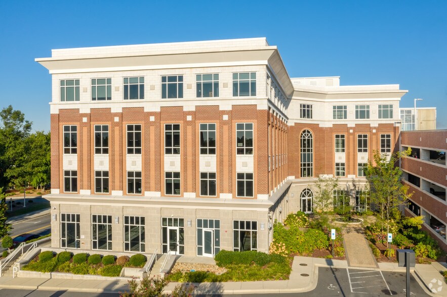 More Photos Of 331 E Main St, Rock Hill Office For Lease