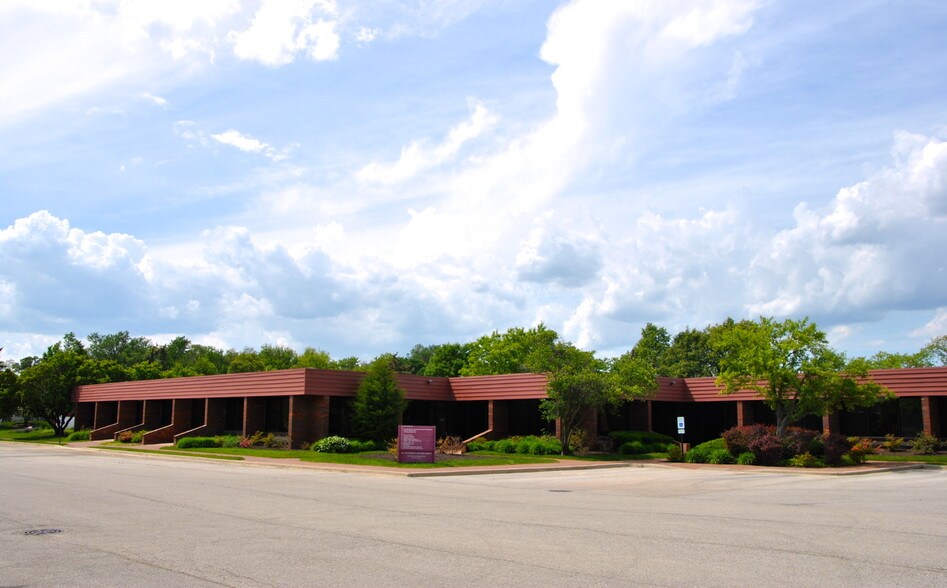 More Photos Of 411 E Business Center Dr, Mount Prospect Office For Lease