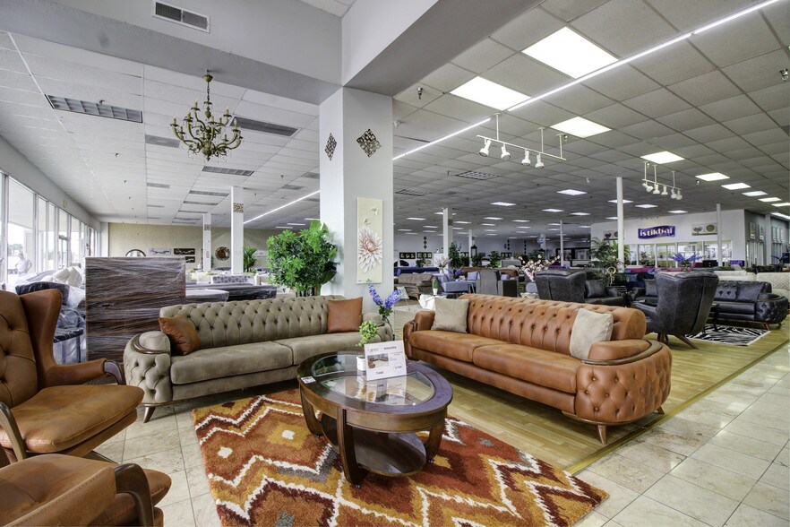 More Photos Of 3226 Hillcroft St, Houston Freestanding For Sale