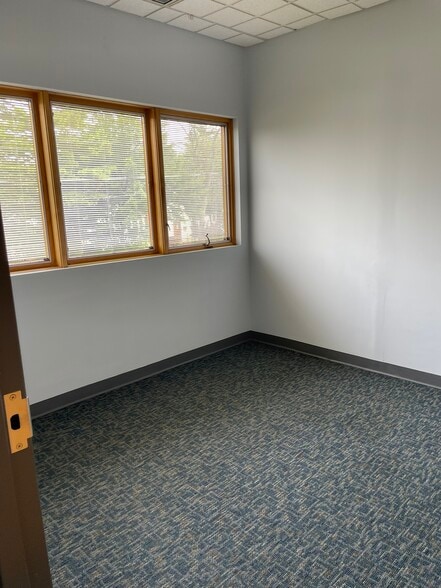More Photos Of 1735 Central Ave, Albany Office For Sale
