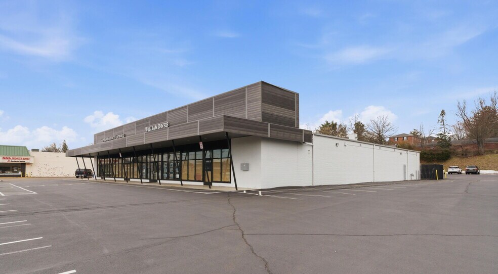 More Photos Of 657 Silas Deane Hwy, Wethersfield Freestanding For Lease