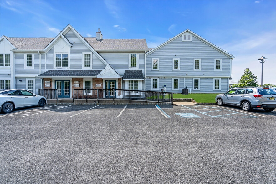 More Photos Of 1 Bethany Rd, Hazlet Office For Lease