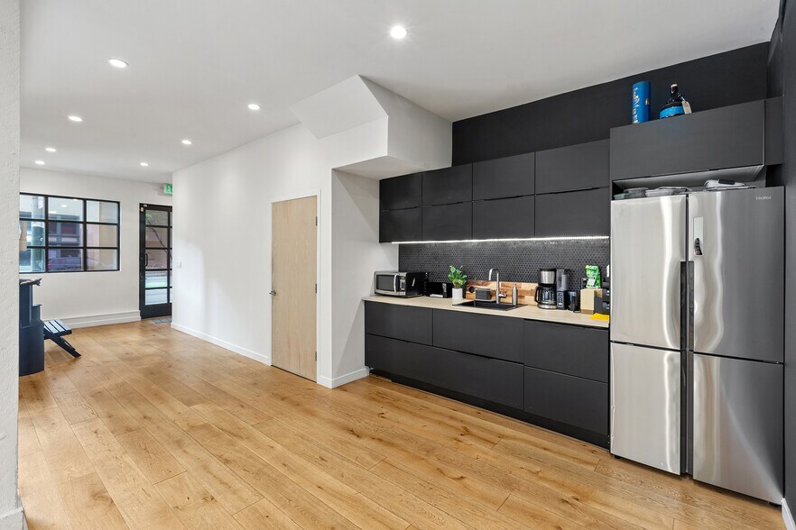 More Photos Of 1082 Howard St, San Francisco Research And Development For Lease