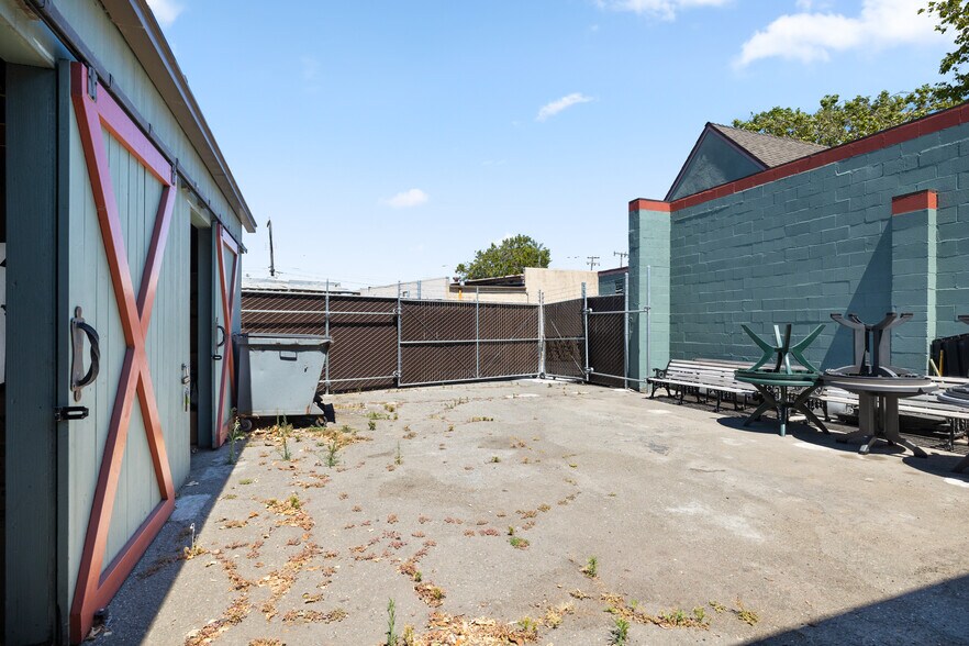 More Photos Of 1006 N Idaho St, San Mateo Service For Sale