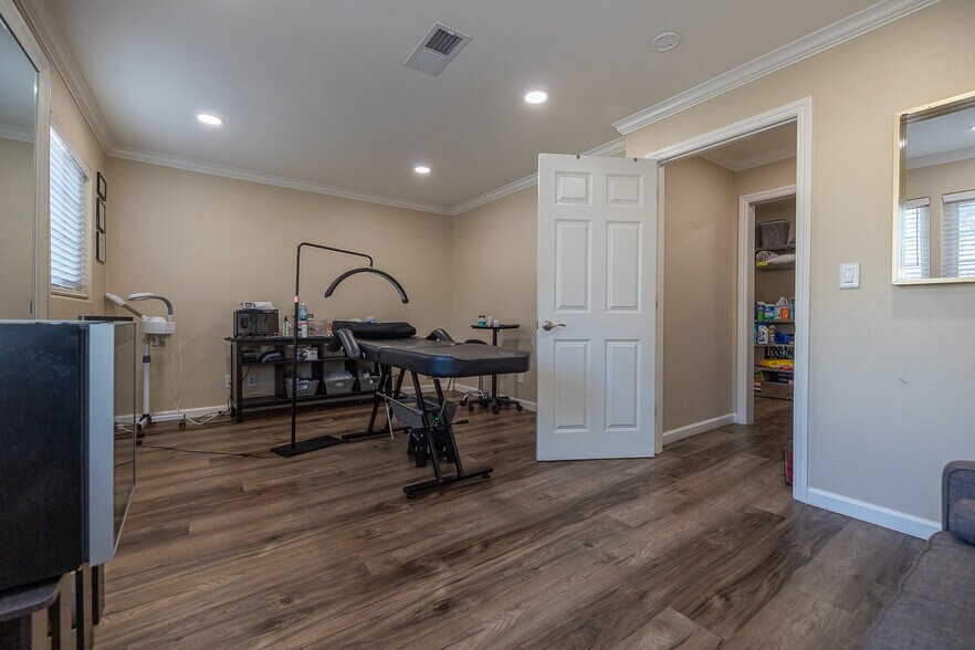 More Photos Of 25 E Hedding St, San Jose Office For Lease