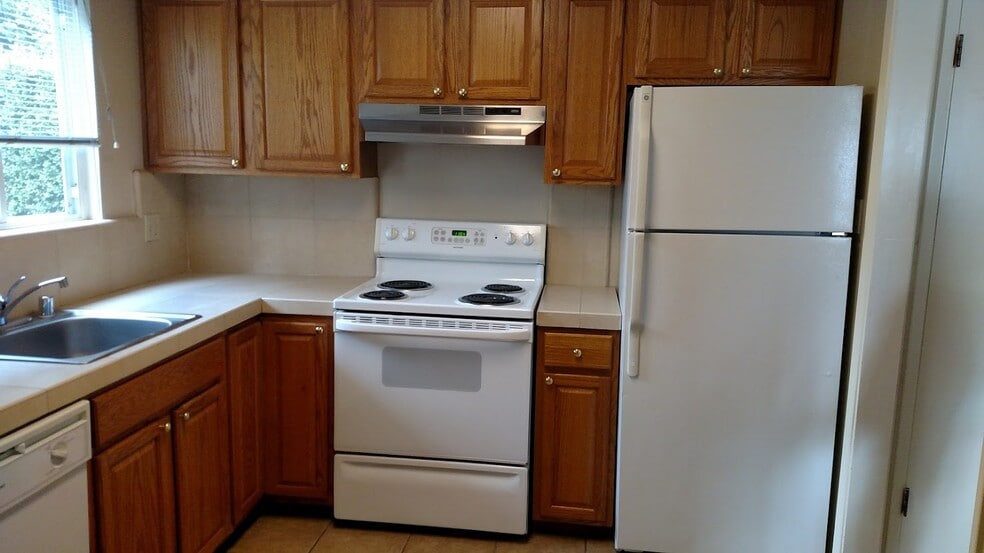 More Photos Of 711 9th Ave, San Mateo Apartments For Sale