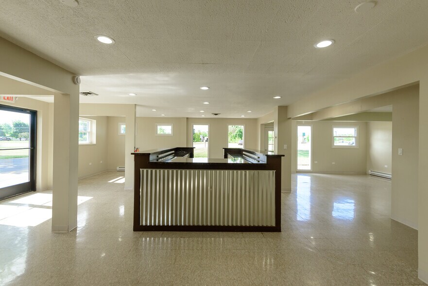 More Photos Of 6250 Jackson Rd, Ann Arbor Freestanding For Lease