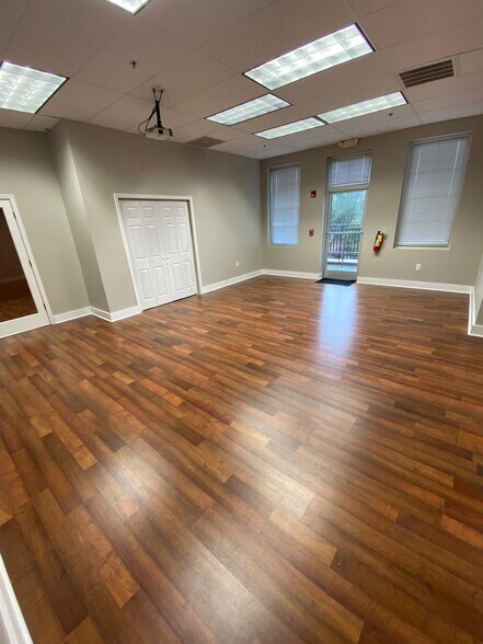 More Photos Of 10230 Berkeley Place Dr, Charlotte Storefront Retail Office For Sale