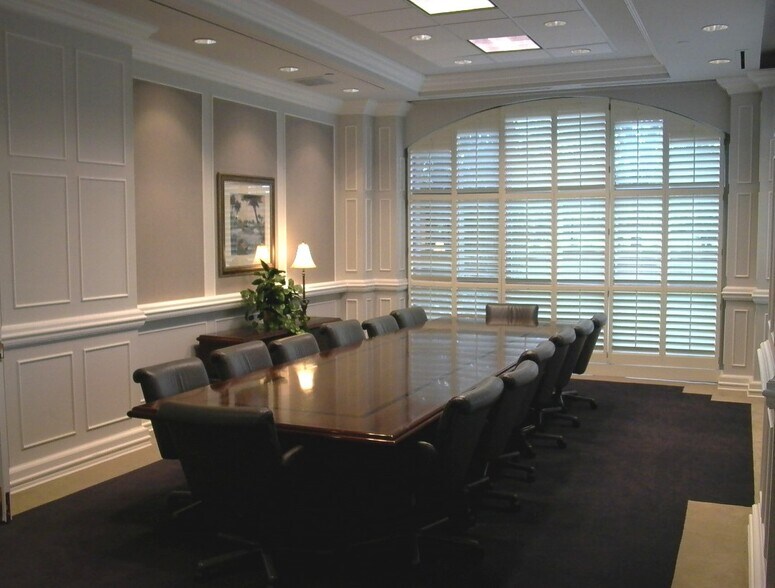 More Photos Of 8001 Chatham Center Dr, Savannah Office For Lease