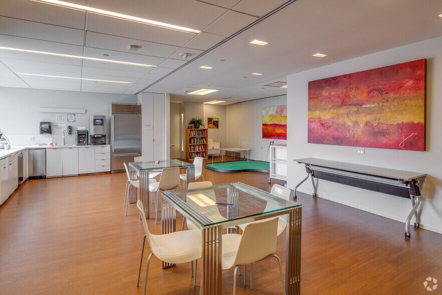 More Photos Of 2101 L St NW, Washington Office For Lease