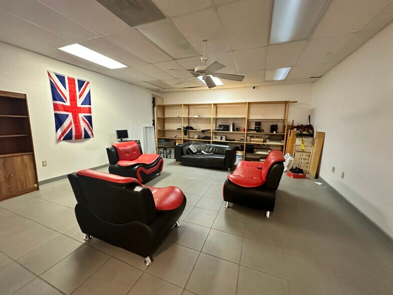 More Photos Of 2223 Pembroke Rd, Hollywood Auto Dealership For Lease