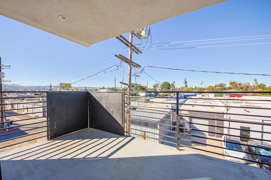 More Photos Of 5709 Auckland Ave, North Hollywood Apartments For Sale