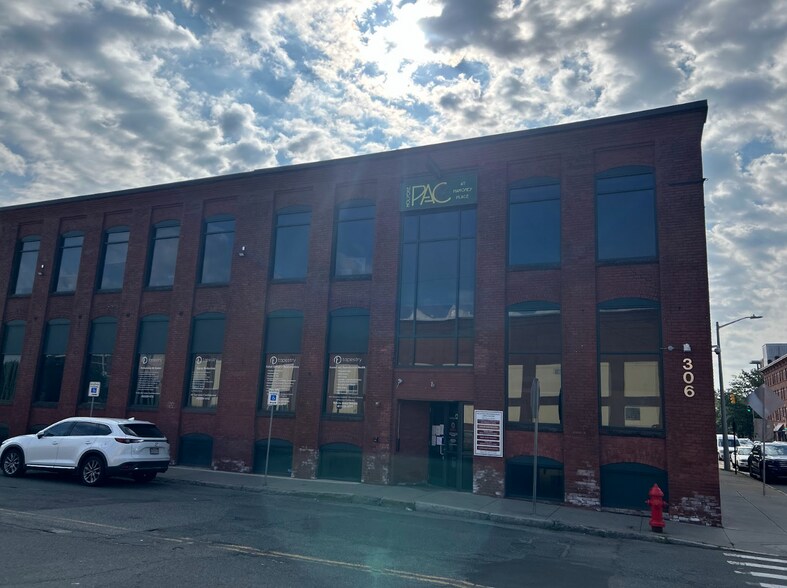 More Photos Of 306 Race St, Holyoke Medical For Lease