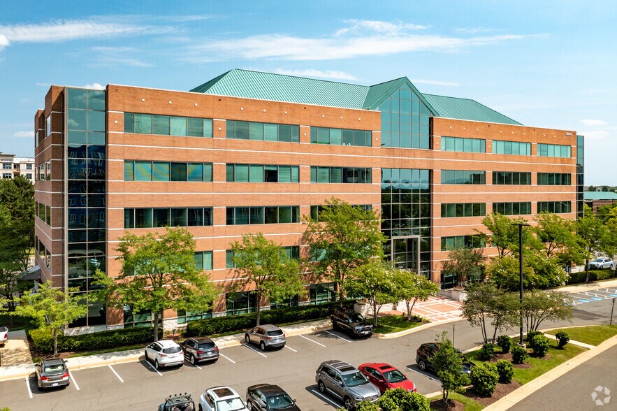 More Photos Of 13454 Sunrise Valley Dr, Herndon Office For Sale