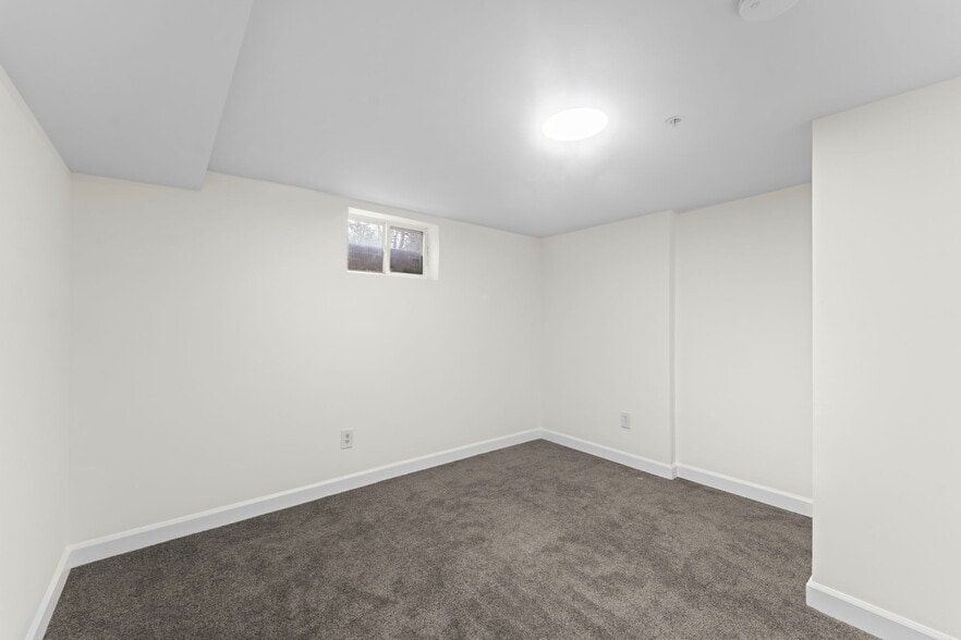 More Photos Of 922 Ridge Rd Se, Washington Assisted Living For Lease