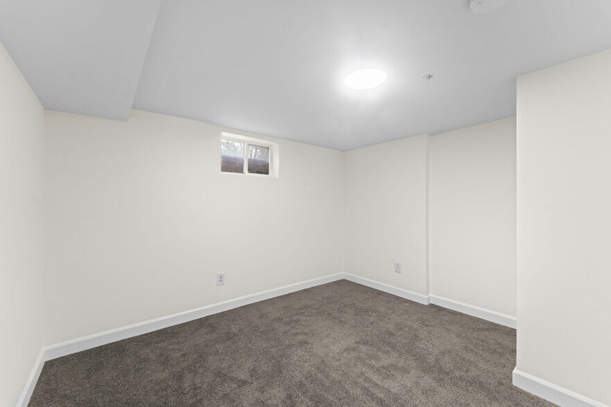 More Photos Of 922 Ridge Rd Se, Washington Assisted Living For Sale