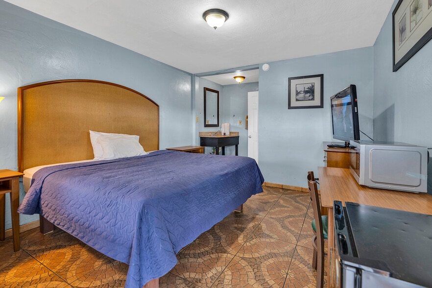 More Photos Of 1150 S Federal Hwy, Dania Beach Hotel For Sale