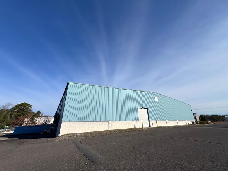 More Photos Of 202 W Parkway Dr, Egg Harbor Township Warehouse For Lease