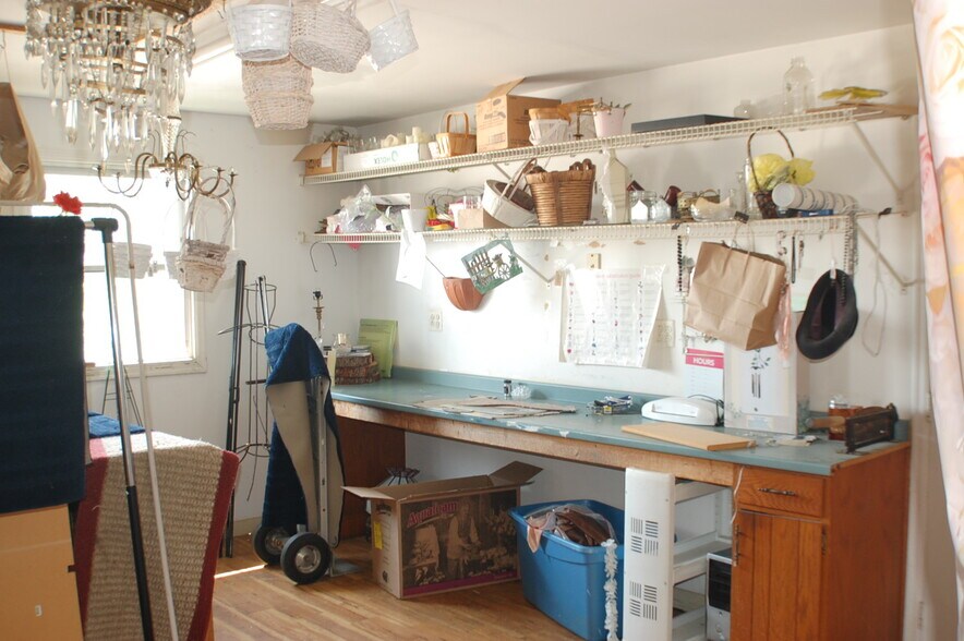 More Photos Of 1835 Delmar Dr, Folcroft Freestanding For Lease