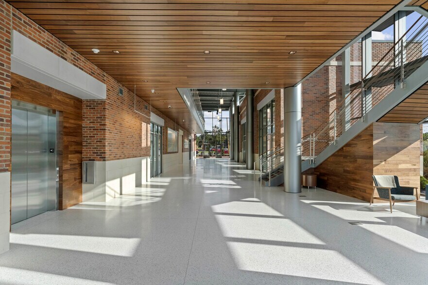 More Photos Of 250 S New Hope Rd, Gastonia Office For Lease