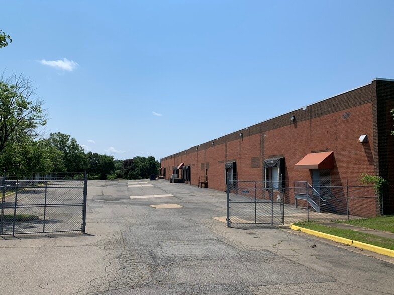 More Photos Of 5741 General Washington Dr, Alexandria Manufacturing For Lease