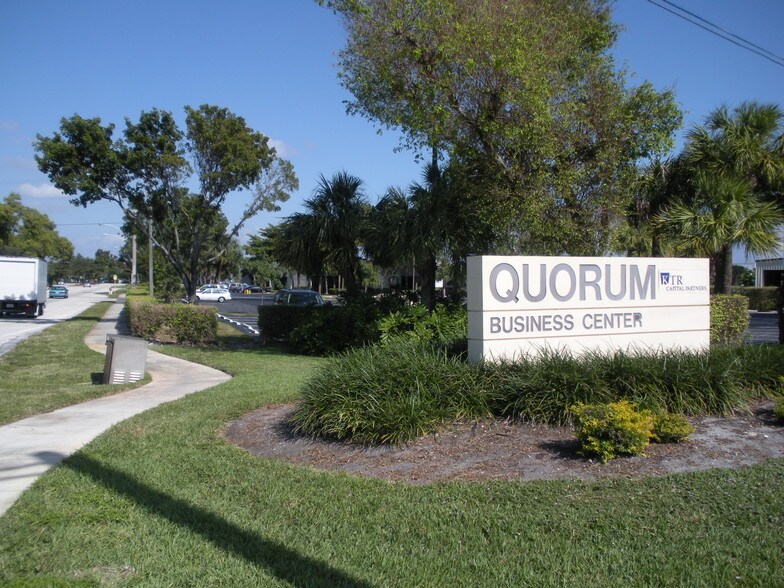 More Photos Of 776-858 S Military Trl, Deerfield Beach Research And Development For Lease