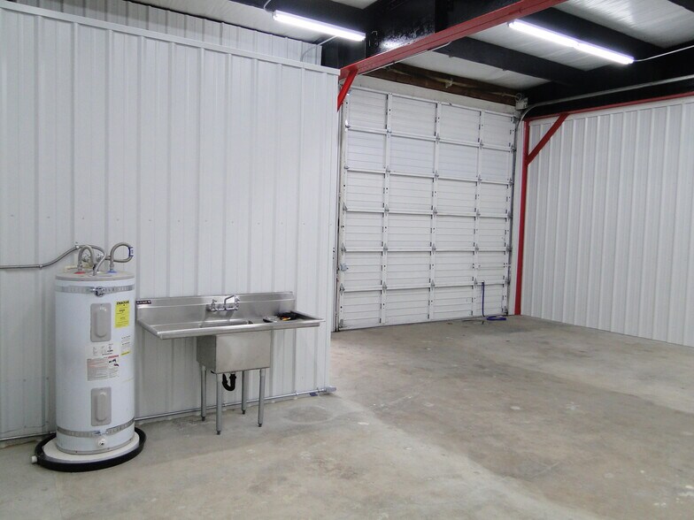 More Photos Of 311 E Reserve St, Vancouver Warehouse For Sale