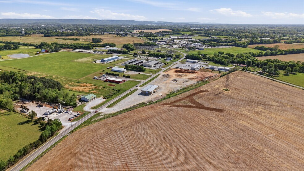 More Photos Of 1087 Aedc Rd, Winchester Industrial For Lease