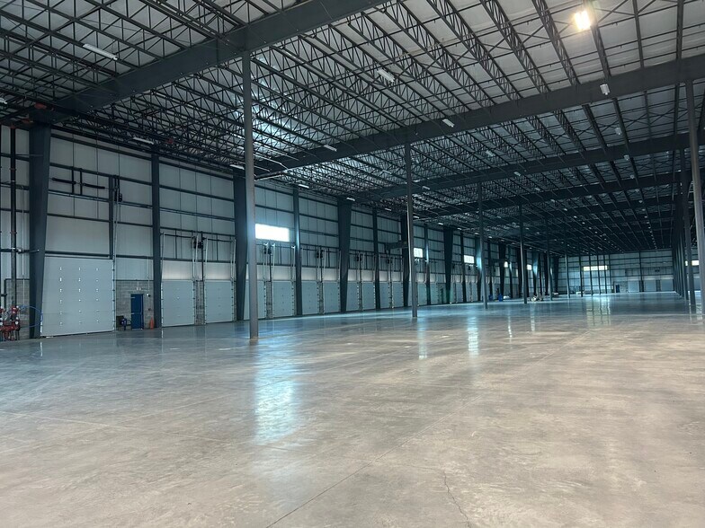 More Photos Of 105 Industrial Blvd, Brockton Warehouse For Lease