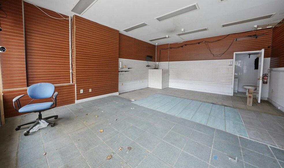 More Photos Of 559 4th Ave, Brooklyn Storefront Retail Office For Lease