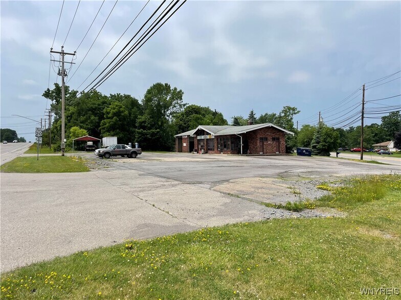 More Photos Of 3020 Southwestern Blvd, Orchard Park Auto Repair For Sale
