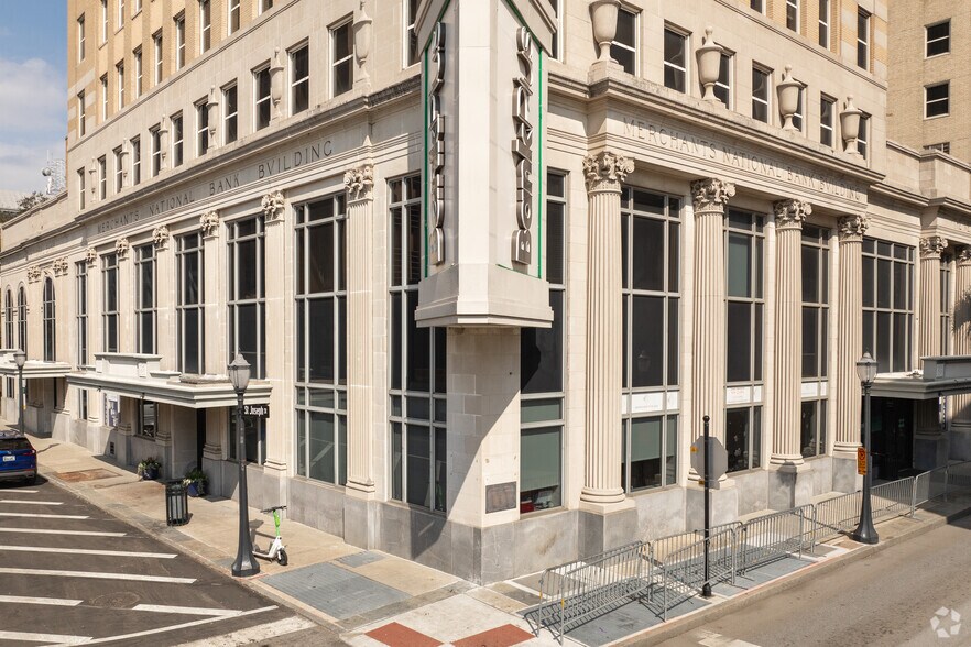 More Photos Of 106 Saint Francis St, Mobile Coworking Space