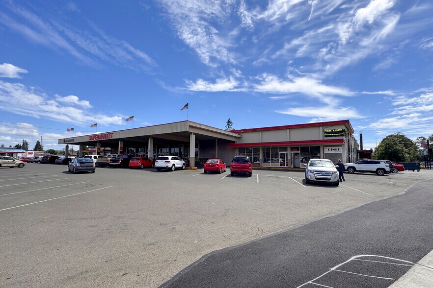More Photos Of 217 N Boone St, Aberdeen Supermarket For Lease