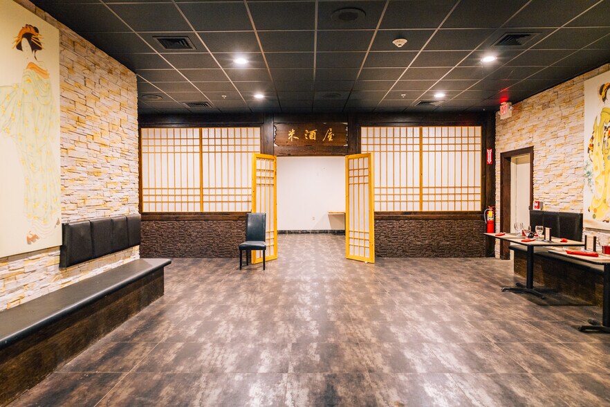 More Photos Of 347 Shattuck Way, Newington General Retail For Sale