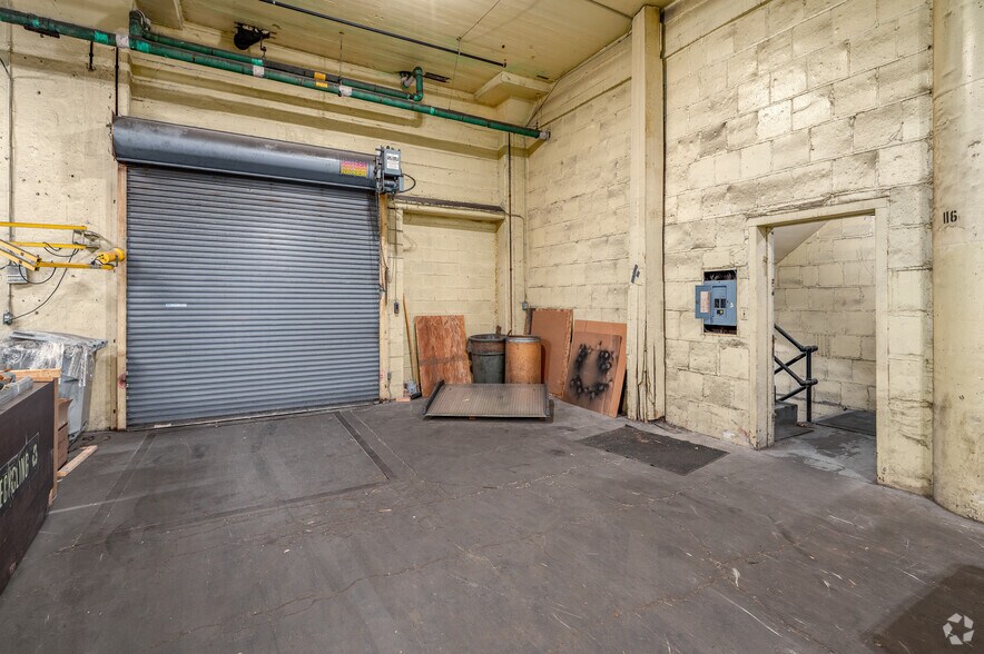 More Photos Of 117 North Ave, Youngstown Warehouse For Lease