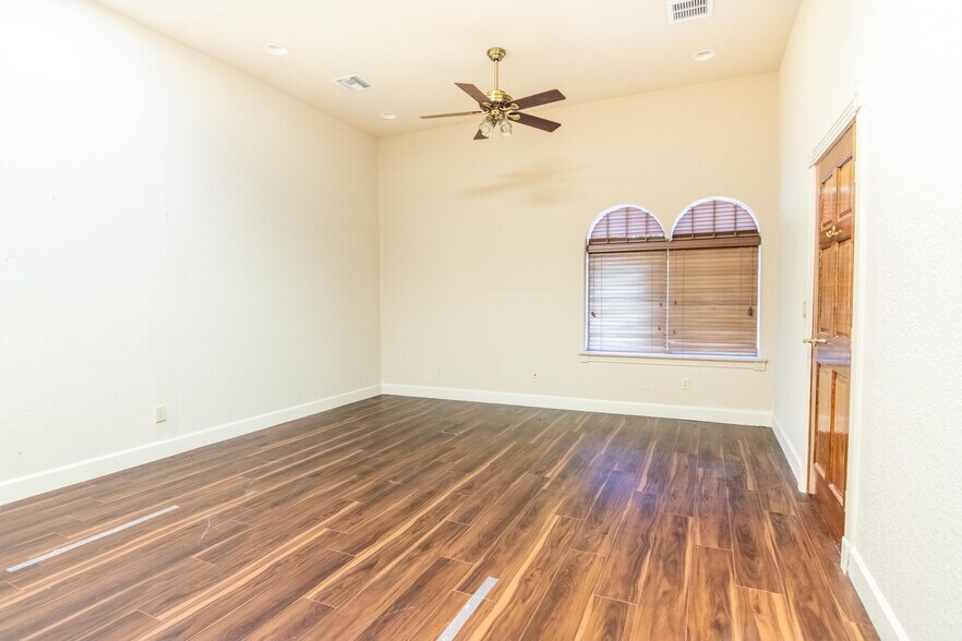 More Photos Of 757 Arlington Ave N, Saint Petersburg Office For Sale