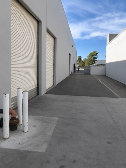 More Photos Of 8594 Siempre Viva Rd, San Diego Manufacturing For Lease