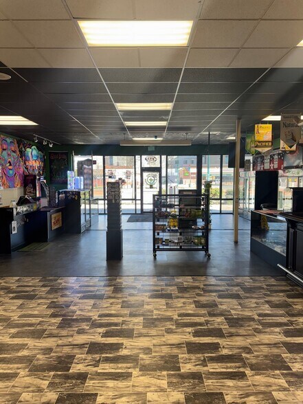 More Photos Of 973 W North Temple, Salt Lake City Freestanding For Lease