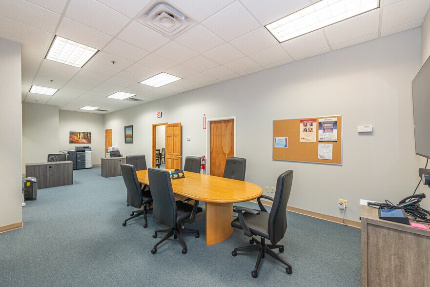 More Photos Of 83 Spring St, Newton Office For Sale