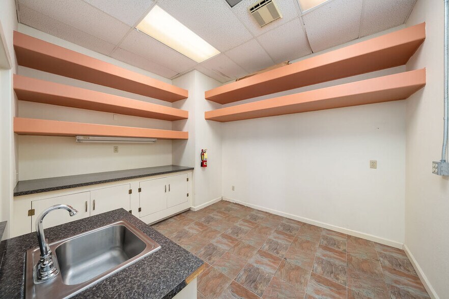 More Photos Of 935 Riverside Ave, Paso Robles Medical For Sale