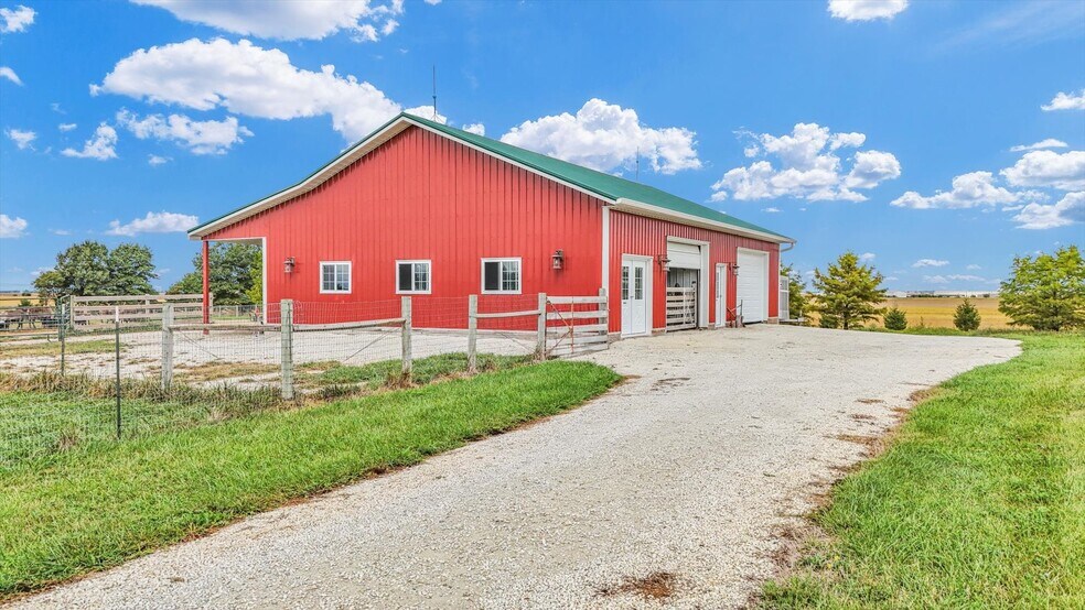 More Photos Of 1356 County Road 2900 N, Rantoul Specialty For Sale