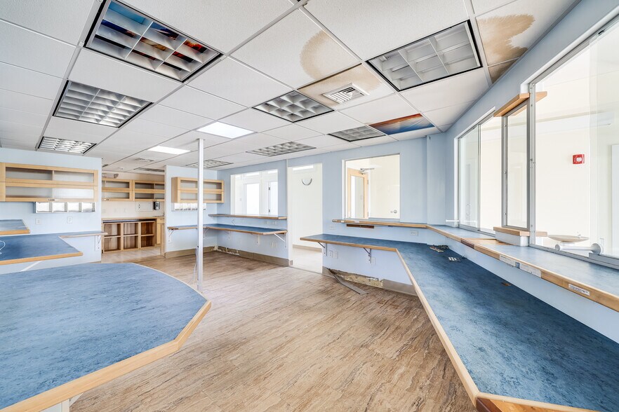 More Photos Of 204 Main St, Orleans Medical For Sale