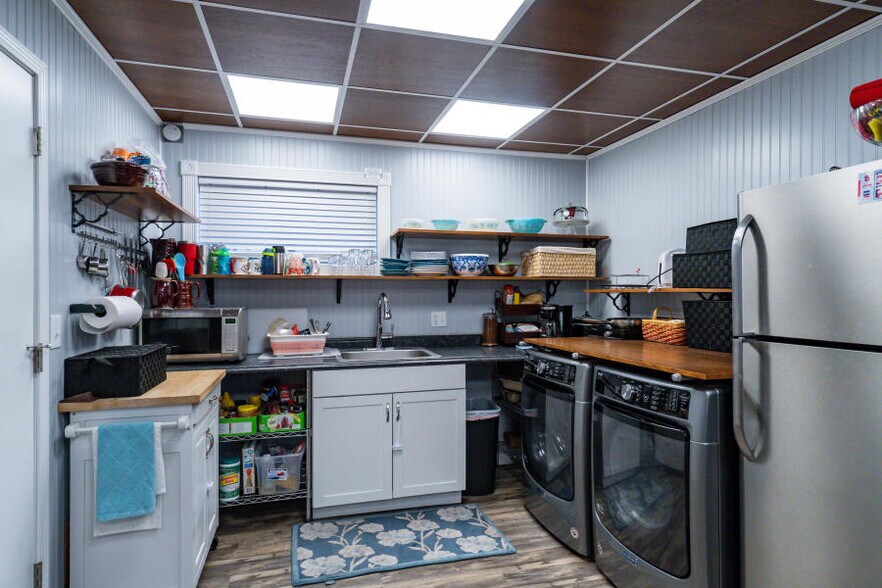 More Photos Of 2127-2129 W College St, Springfield Loft Creative Space For Sale