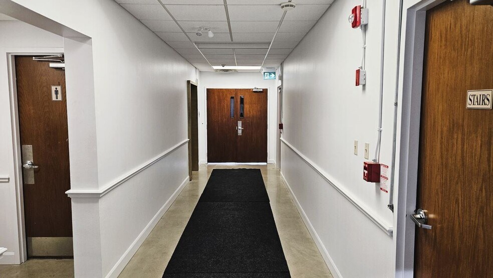 More Photos Of 80 Queen St, Kingston Office For Lease