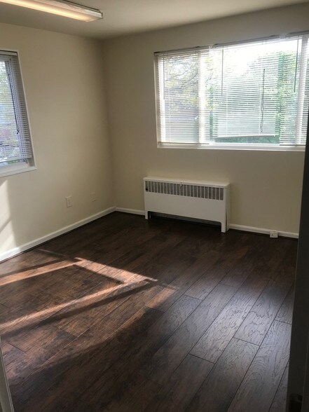 More Photos Of 1017 University Blvd E, Silver Spring Office For Sale