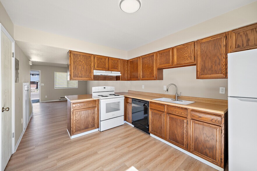 More Photos Of 81 Castle Royal Dr, Pueblo Multifamily For Sale