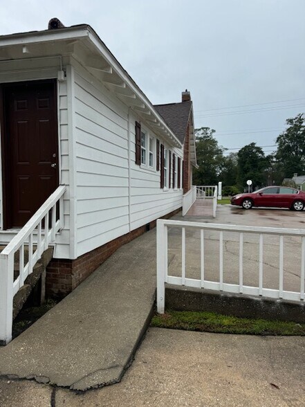More Photos Of 610 Douglas Ave, Brewton Office Residential For Sale