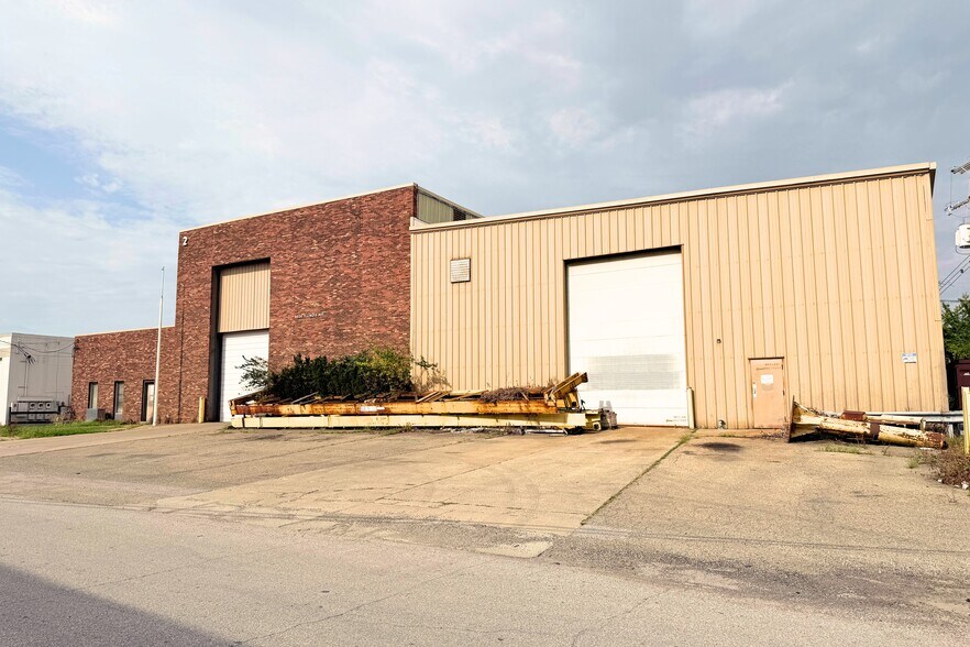 More Photos Of 4504 Illinois Ave, Louisville Warehouse For Sale